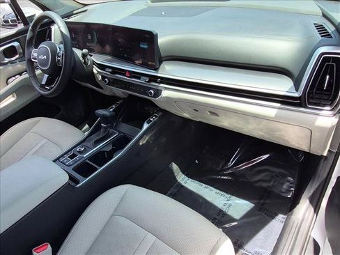 Used 2025 Kia Sorento S FWD image 20