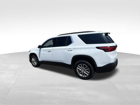 Used 2023 Chevrolet Traverse LT FWD image 9