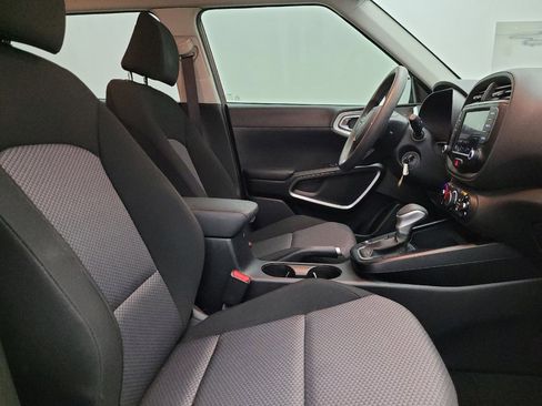 Used 2023 Kia Soul LX image 21