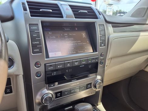Used 2018 Lexus GX 460 Premium w/ Premium Package AWD/4WD image 28