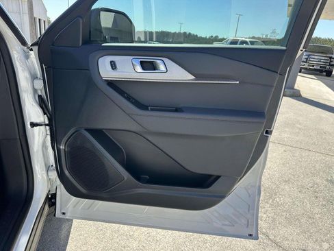 New 2025 Ford Explorer Active w/ Active Comfort Package image 14