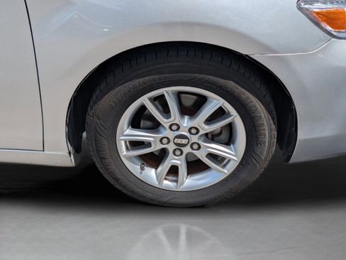 Used 2010 Toyota Camry LE FWD image 20