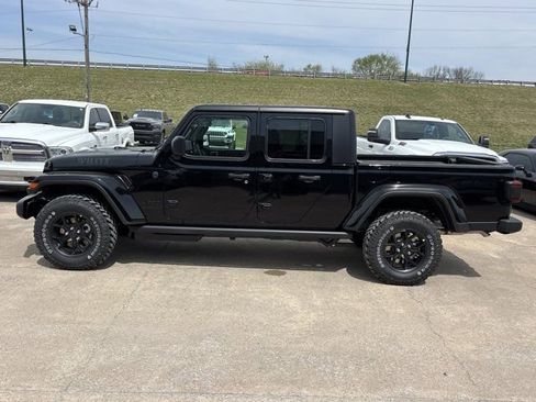 New 2026 Jeep Gladiator Willys image 7