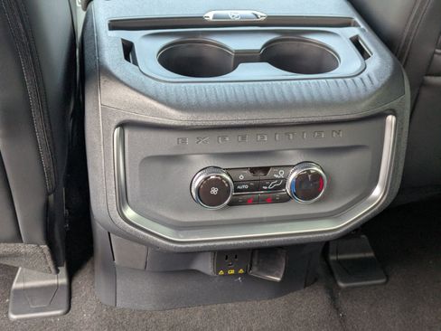 New 2026 Ford Expedition Platinum w/ Stealth Appearance Package image 31