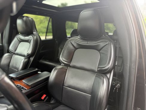 Used 2019 Lincoln Navigator Reserve w/ Cargo Package AWD/4WD image 13