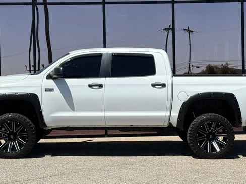 Used 2017 Toyota Tundra SR5 AWD/4WD image 4