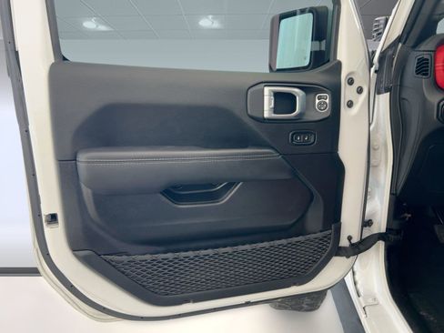 Used 2021 Jeep Wrangler Unlimited Sahara image 21