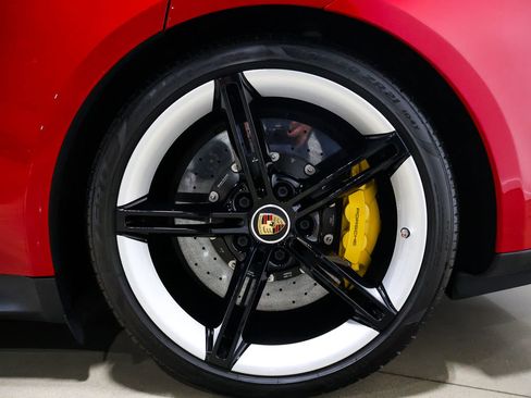 Used 2020 Porsche Taycan image 19