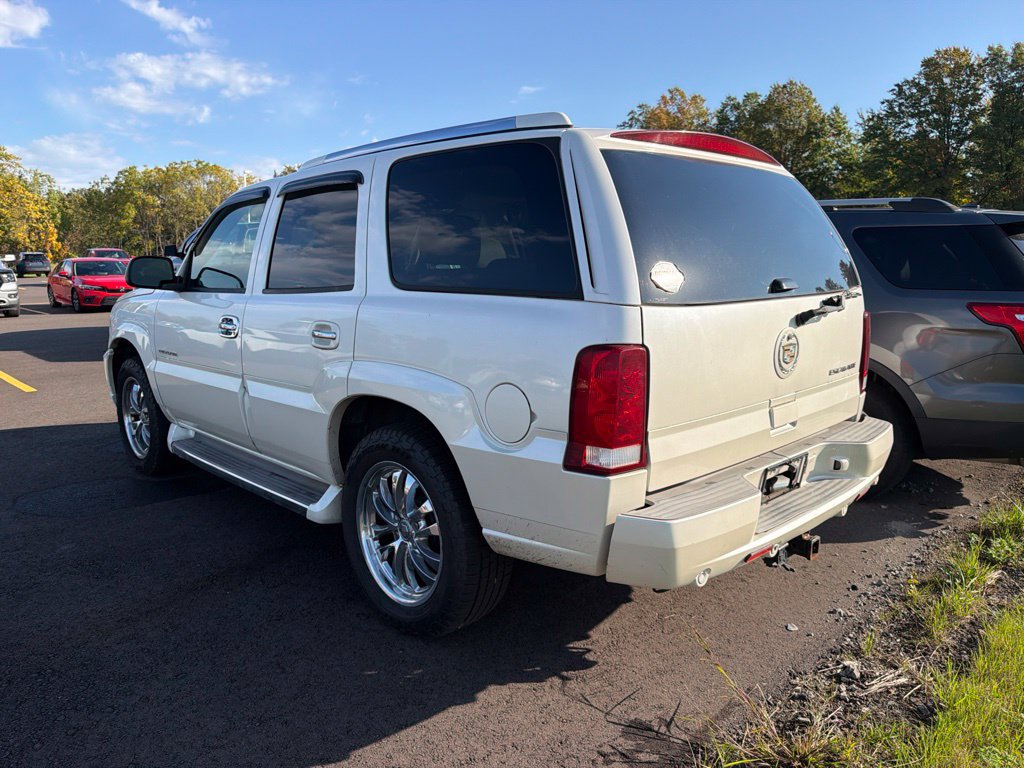 Used 2005 Cadillac Escalade AWD image 4
