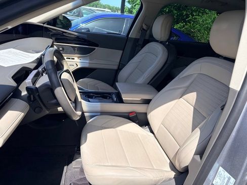 Used 2024 Lincoln Nautilus Reserve w/ Equipment Group 202A AWD/4WD image 4