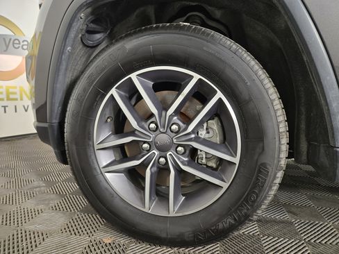 Used 2021 Jeep Grand Cherokee Limited image 34