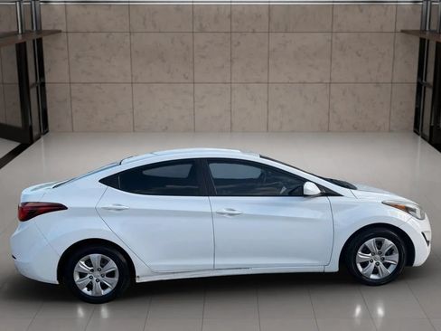 Used 2016 Hyundai Elantra SE FWD image 14