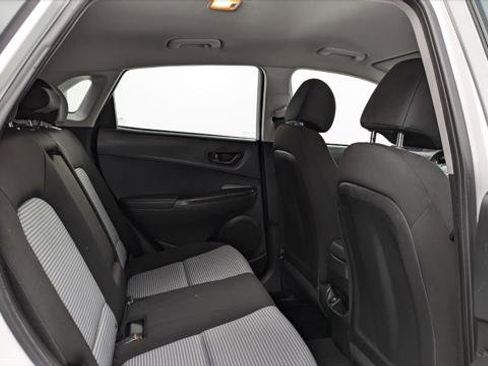 Used 2023 Hyundai Kona SE image 18