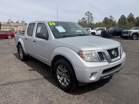 Used 2020 Nissan Frontier SV image 2