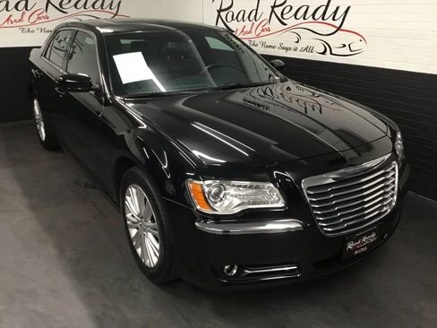 Used 2013 Chrysler 300 AWD w/ Driver Convenience Group image 2