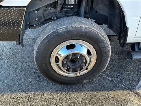 Used 2024 RAM 3500 Tradesman w/ Chrome Appearance Group image 35