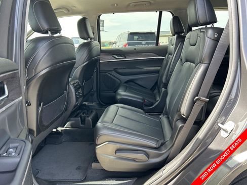 Used 2023 Jeep Grand Cherokee L Limited w/ Luxury Tech Group II image 30