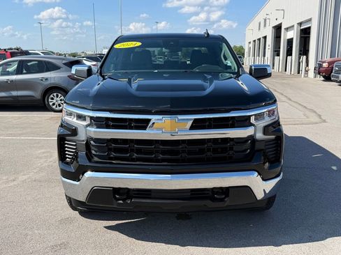Used 2024 Chevrolet Silverado 1500 LT AWD/4WD image 38