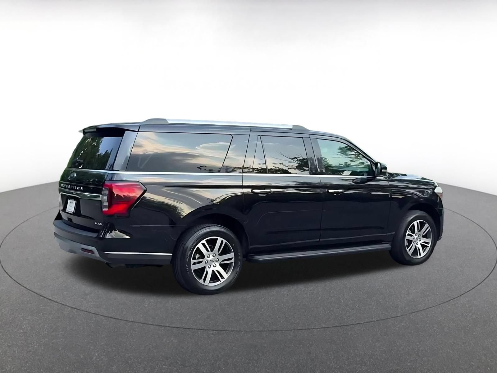 Used 2024 Ford Expedition Max Limited AWD/4WD image 13