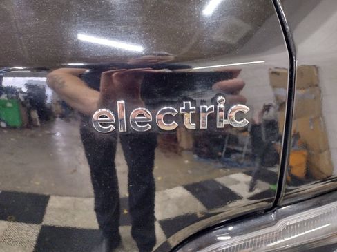 Certified 2023 Hyundai Kona Limited w/ Cargo Package image 15