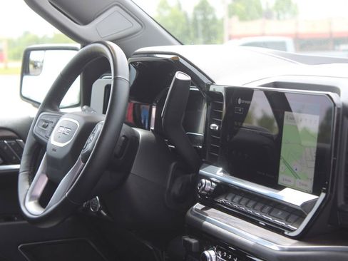 Used 2025 GMC Sierra 1500 SLT AWD/4WD image 28