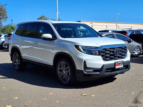Used 2023 Honda Passport EX-L image 3