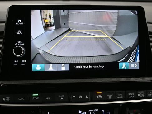 Used 2025 Honda Odyssey Sport-L image 16