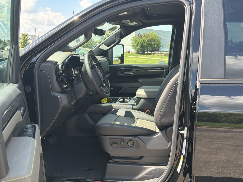 New 2026 Chevrolet Silverado 2500 ZR2 AWD/4WD image 14