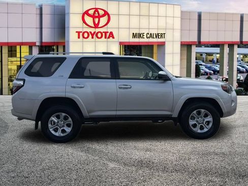 Used 2022 Toyota 4Runner SR5 RWD image 6