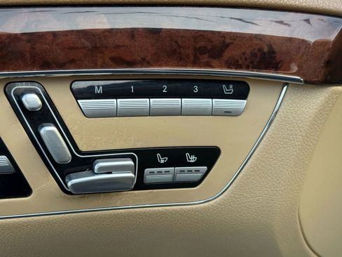Used 2009 Mercedes-Benz S 550 4MATIC image 16