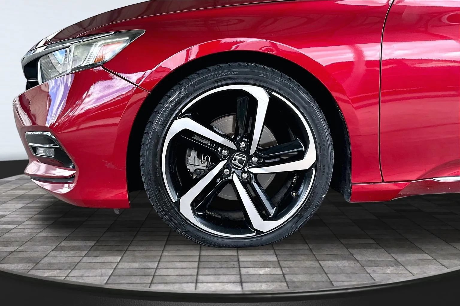 Used 2018 Honda Accord Touring image 31