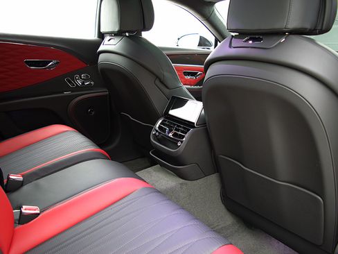 Certified 2023 Bentley Flying Spur S V8 image 32