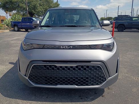 Used 2025 Kia Soul LX w/ LX Technology Package FWD image 3