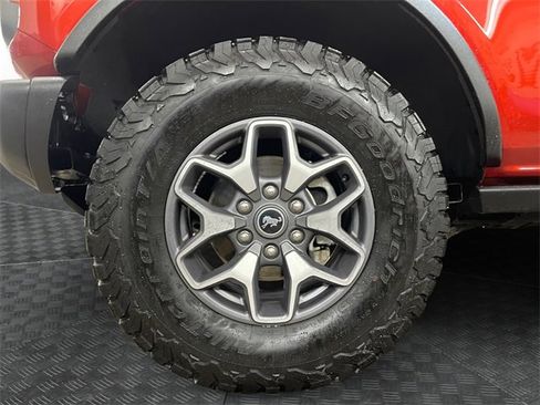 Used 2023 Ford Bronco Badlands image 14
