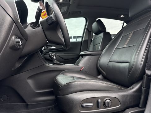 Used 2022 Chevrolet Equinox Premier FWD image 16