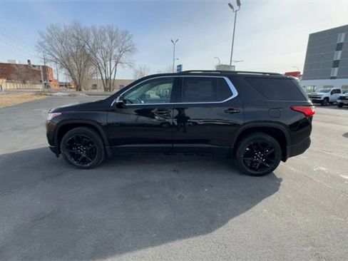 Used 2019 Chevrolet Traverse LT w/ LPO, Blackout Package image 5