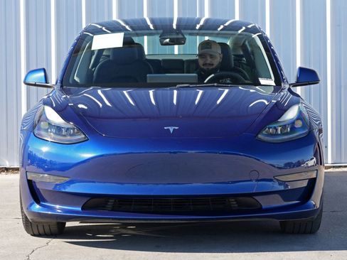 Used 2023 Tesla Model 3 Standard Range image 7