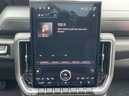 New 2026 GMC Yukon Denali w/ Sun & Power Step Package AWD/4WD image 13