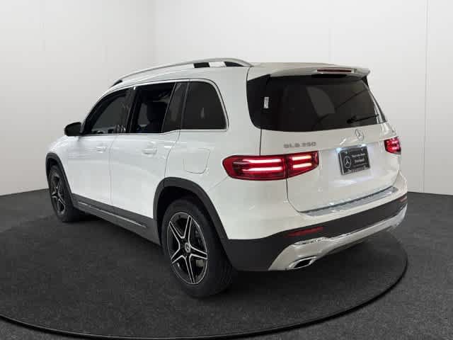 Certified 2026 Mercedes-Benz GLB 250 4MATIC image 4