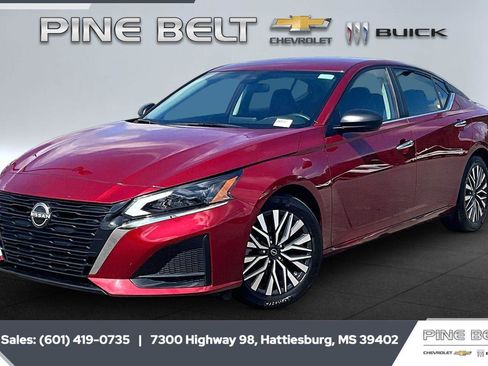 Used 2025 Nissan Altima 2.5 SV image 10