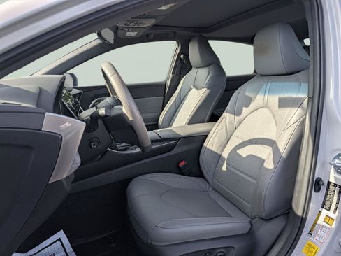 Used 2022 Toyota Avalon Limited w/ Advanced Safety Package FWD image 10