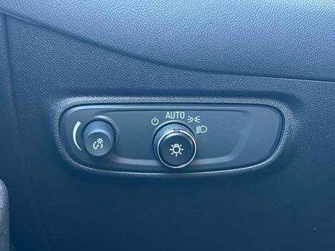 Used 2024 Chevrolet Equinox LS w/ LS Convenience Package image 21