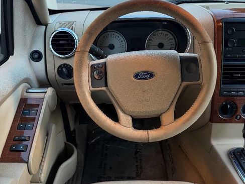Used 2006 Ford Explorer Eddie Bauer image 9