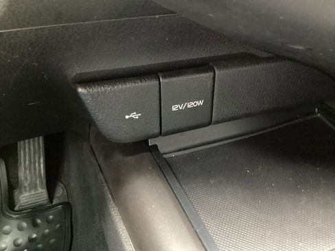 Used 2022 Toyota Camry SE FWD image 22
