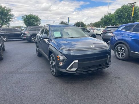 Used 2025 Hyundai Kona SEL FWD image 3