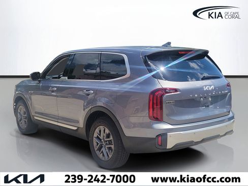 Used 2024 Kia Telluride LX FWD image 4