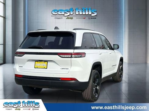 Certified 2024 Jeep Grand Cherokee Limited w/ Black Appearance Package AWD/4WD image 4