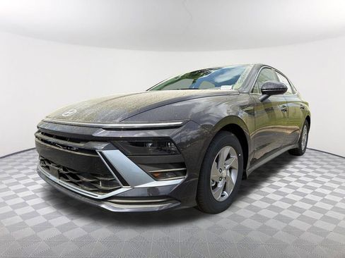 New 2026 Hyundai Sonata SE FWD image 1