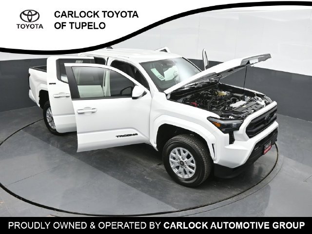 Used 2025 Toyota Tacoma SR5 AWD/4WD image 48