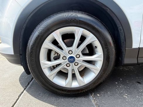 Used 2019 Ford Escape SE FWD image 24